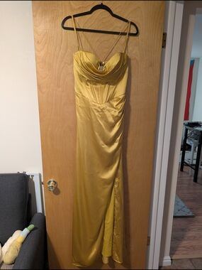 knee length dresses for ladies Gold A-Line Spaghetti Straps V-Neck Metallic Long Prom Dress main image 1